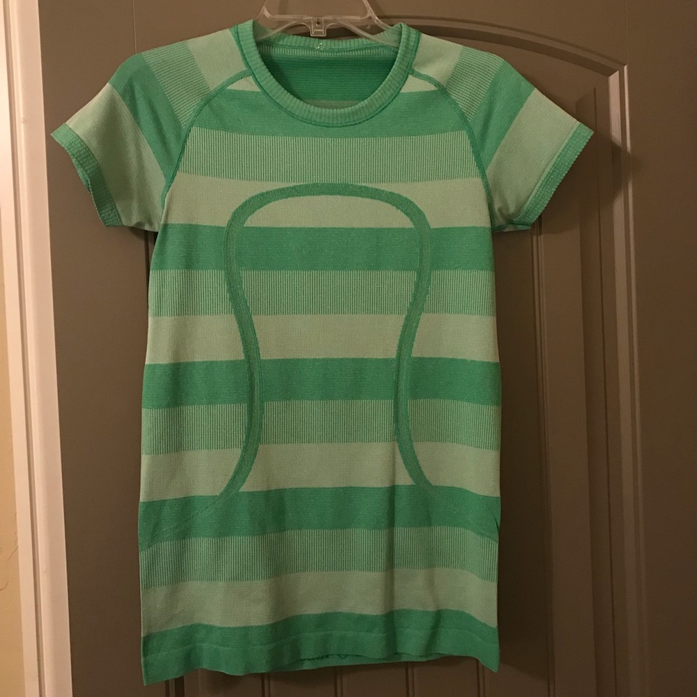 Run Swiftly Short Sleeved Top